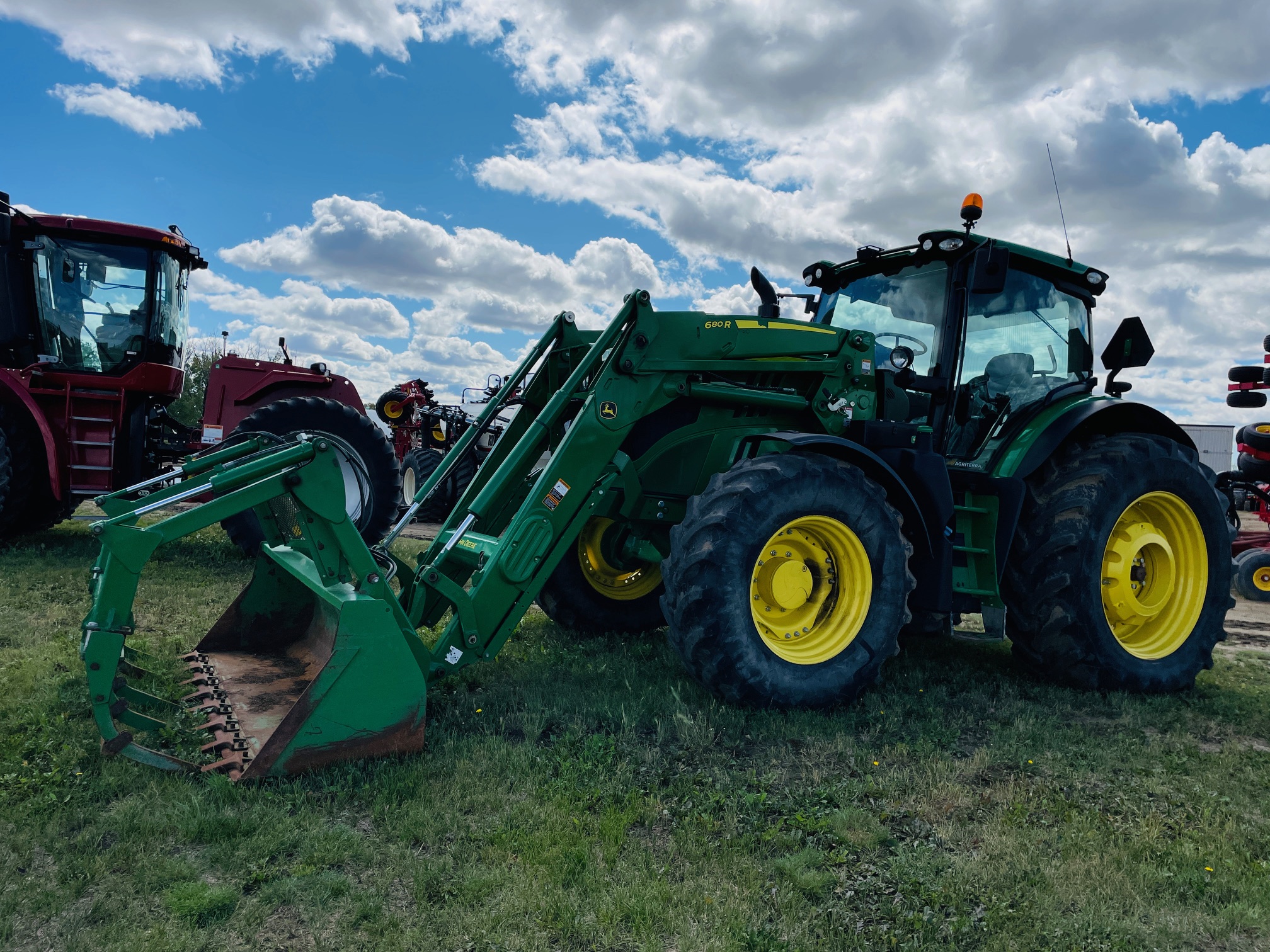2019 John Deere 6175R Tractor