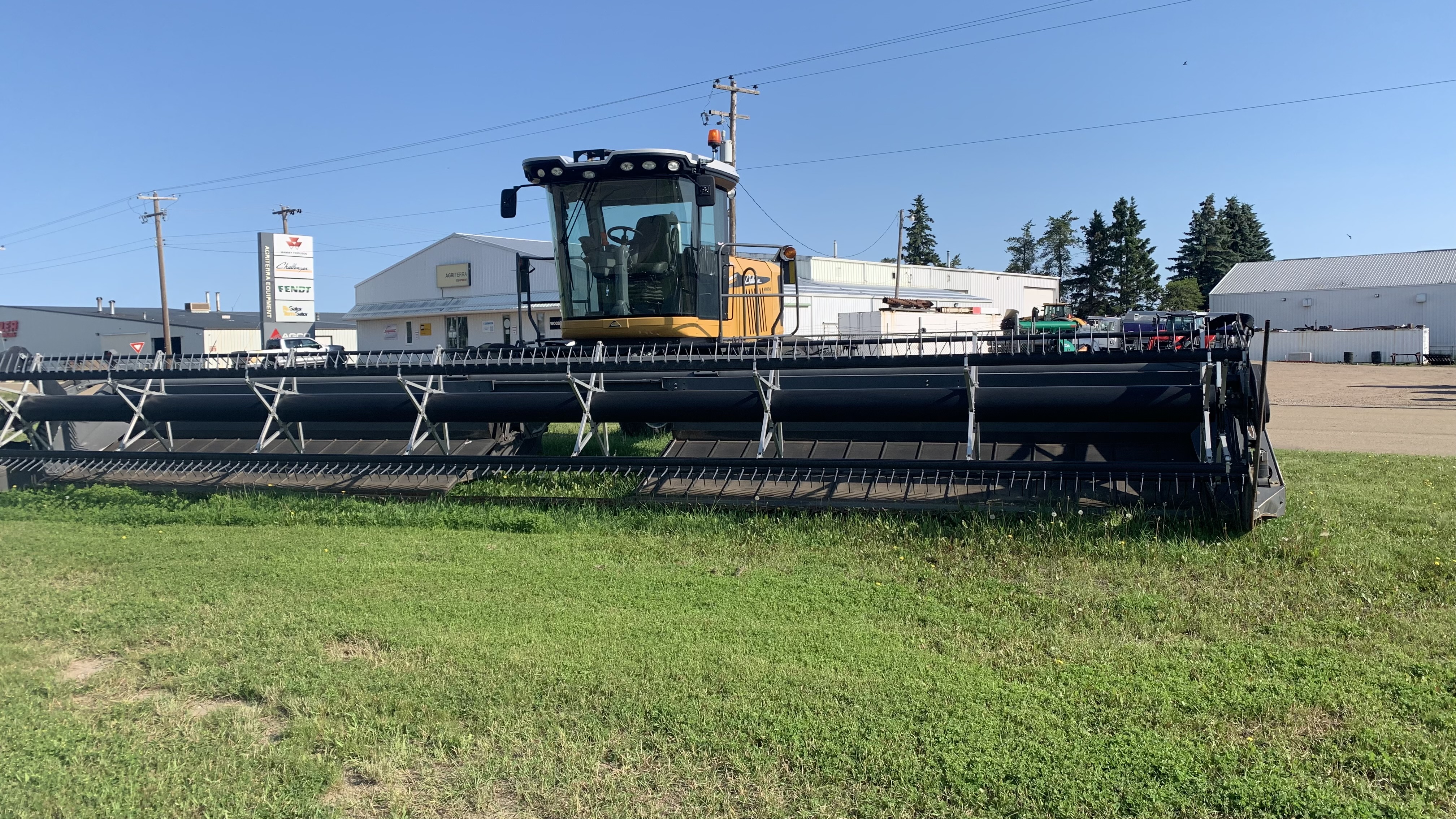 2013 Challenger WR9740 Swather