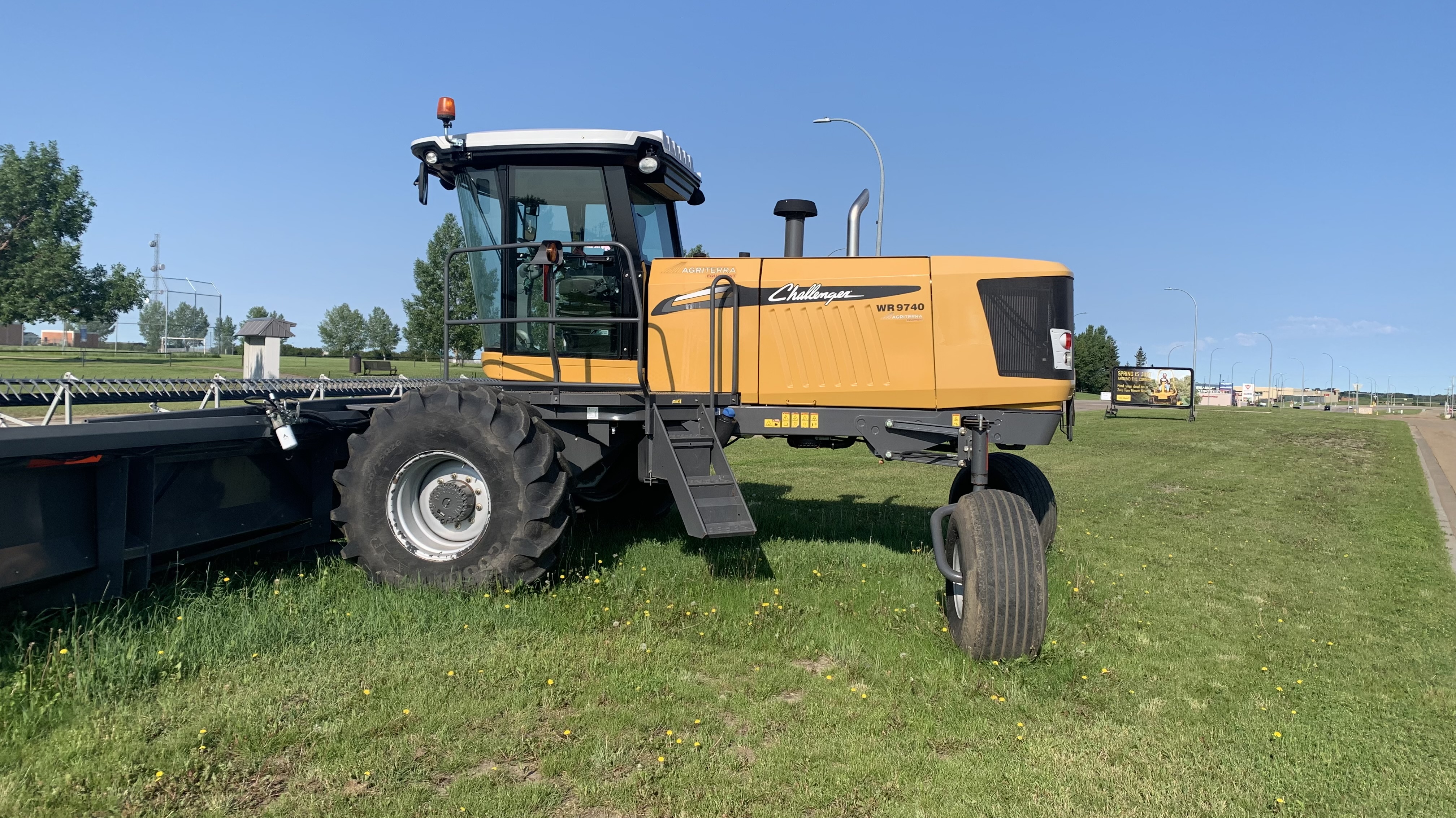2013 Challenger WR9740 Swather
