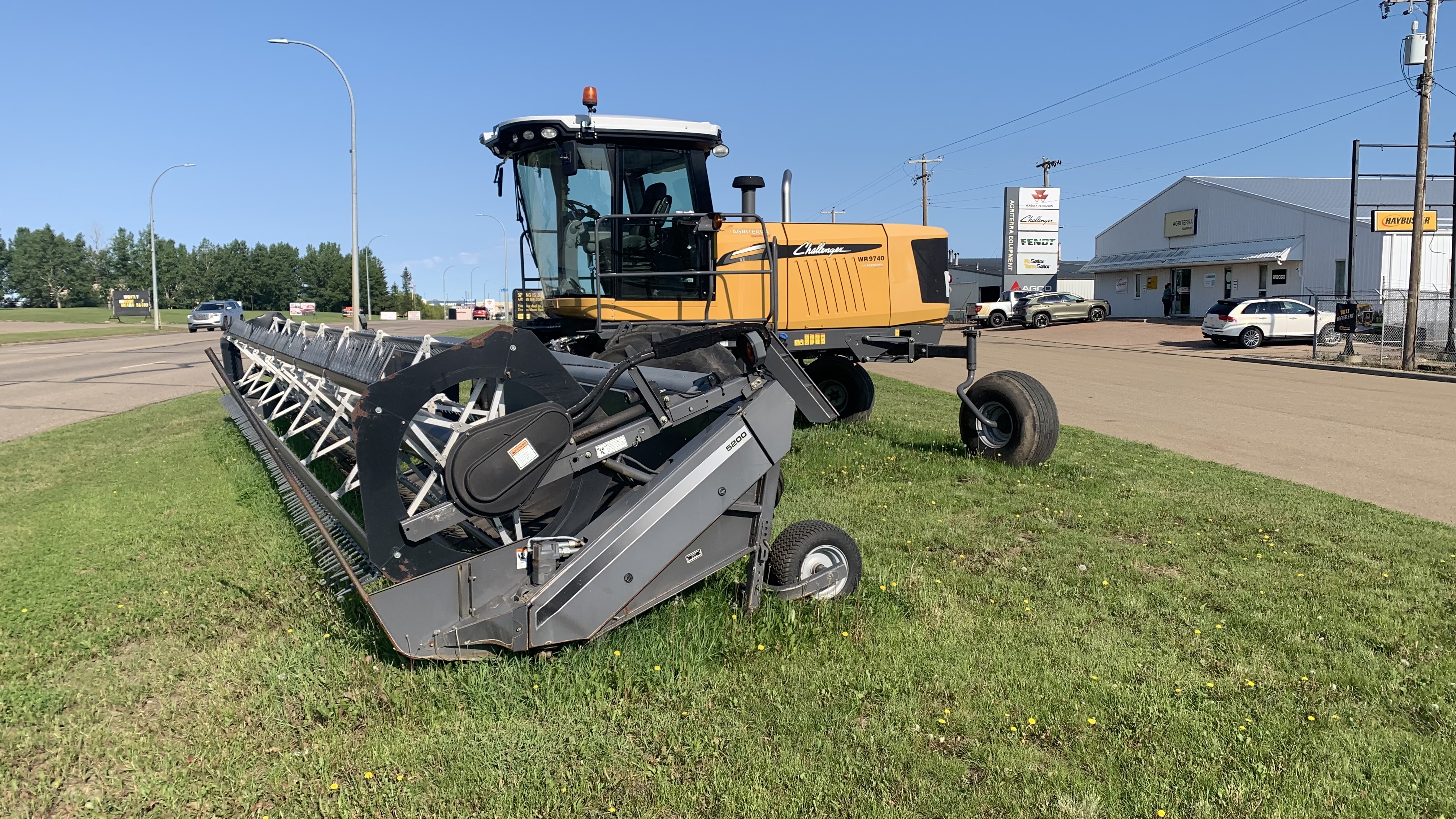 2013 Challenger WR9740 Swather