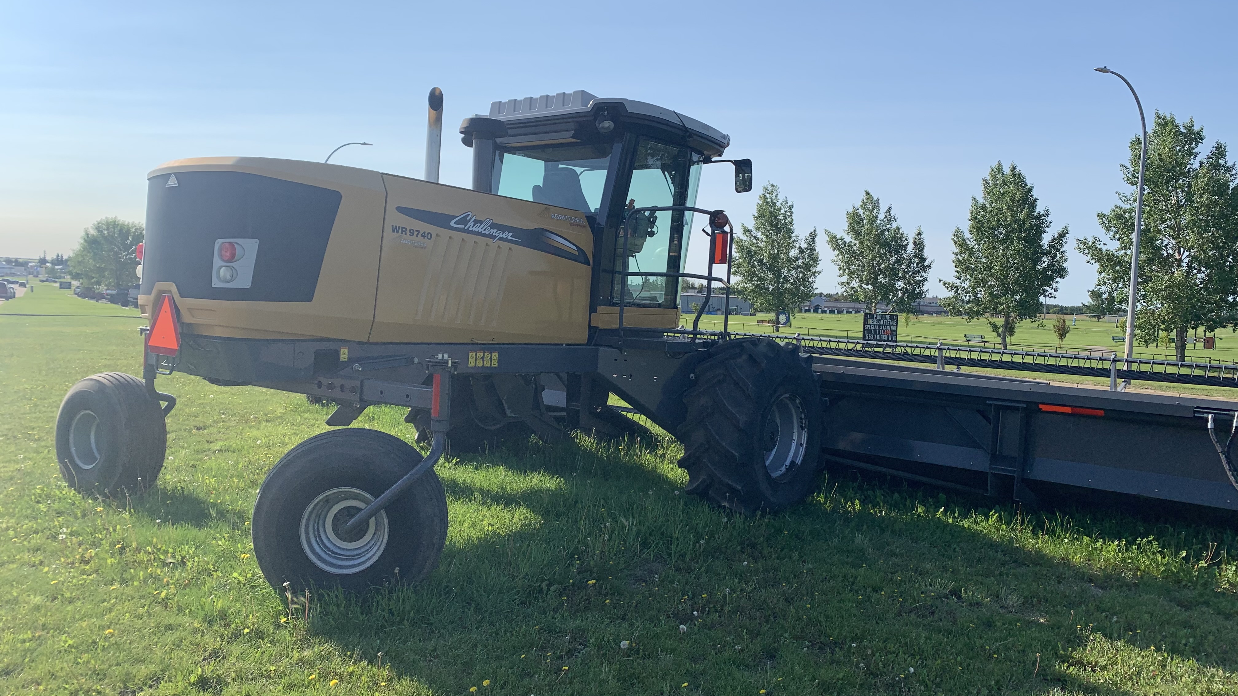 2013 Challenger WR9740 Swather