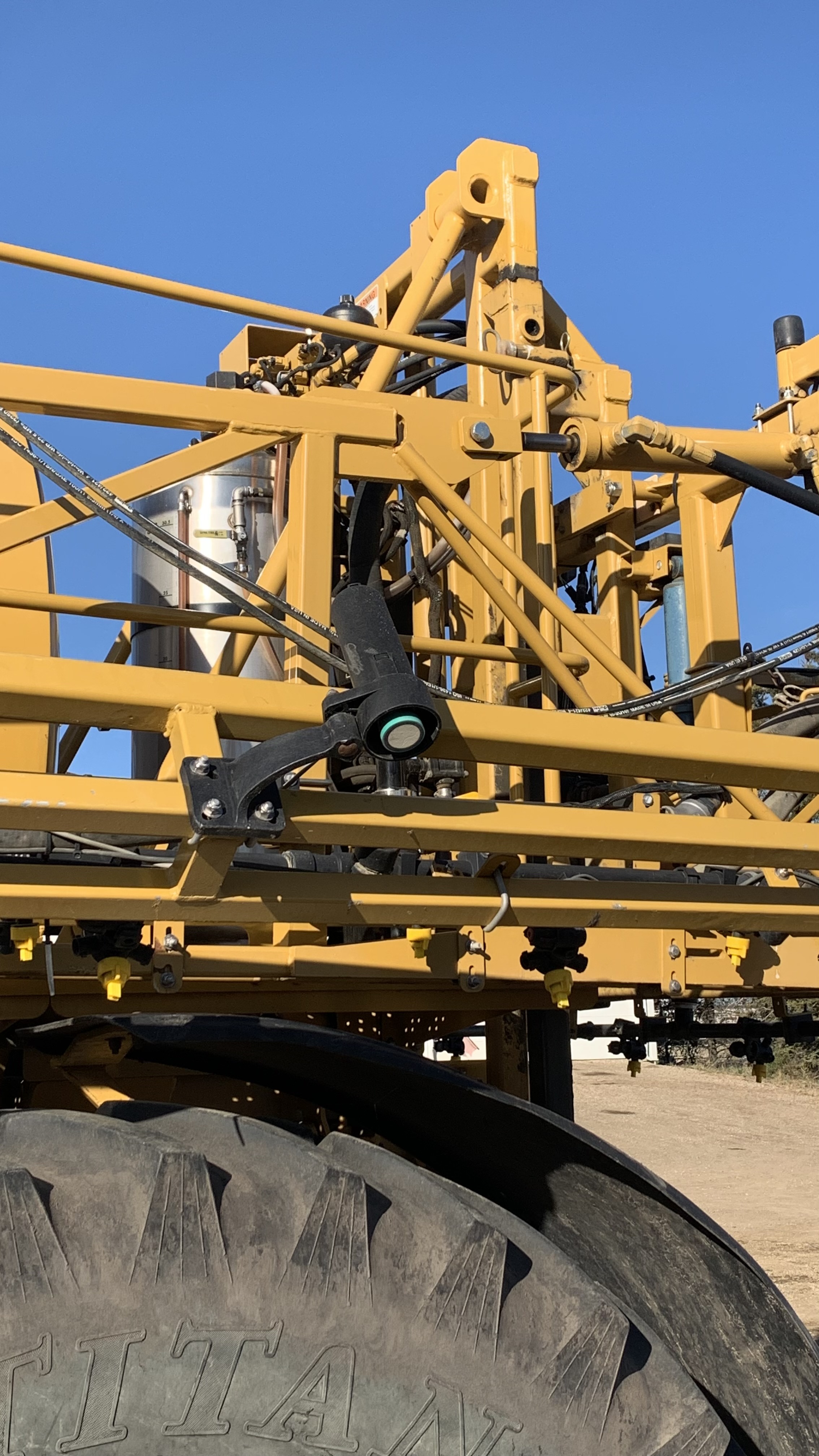 2011 RoGator 1194 Sprayer