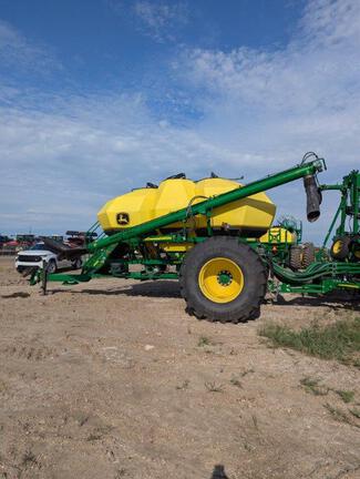 2014 John Deere 1870 & 1910 430 TBH Air Seeder