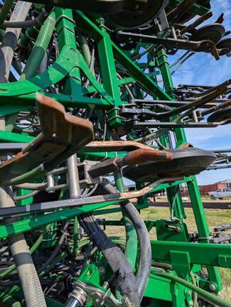 2014 John Deere 1870 & 1910 430 TBH Air Seeder