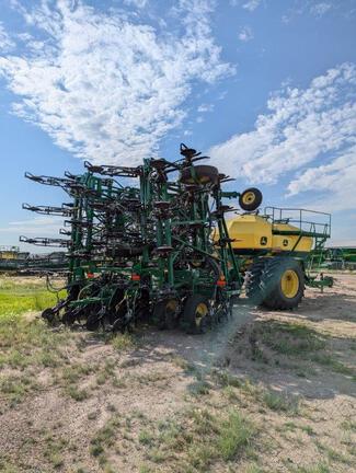 2014 John Deere 1870 & 1910 430 TBH Air Seeder