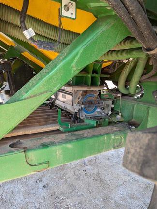 2017 John Deere 1870 Air Seeder