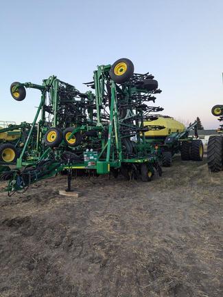 2017 John Deere 1870 & 1910 550 TBH Air Seeder