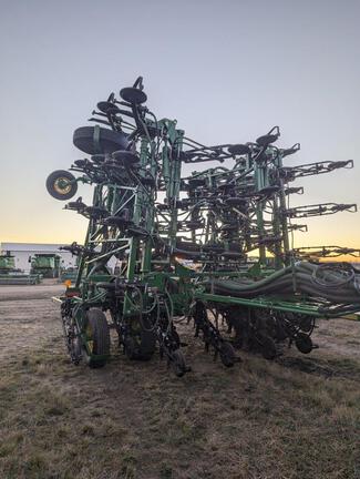 2017 John Deere 1870 & 1910 550 TBH Air Seeder