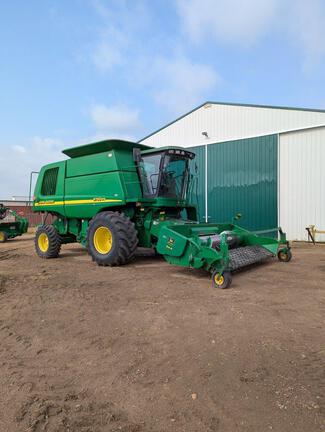 2000 John Deere 9750 STS Combine