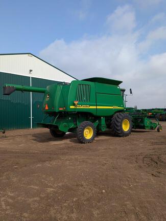 2000 John Deere 9750 STS Combine