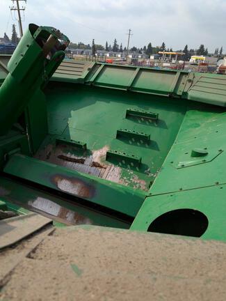 2000 John Deere 9750 STS Combine