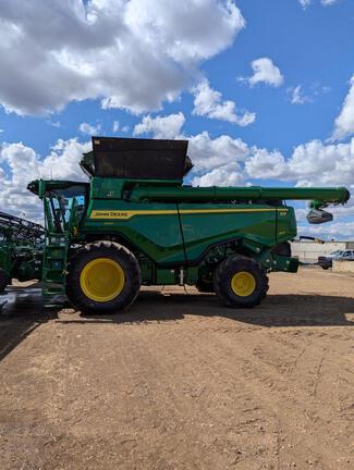 2022 John Deere X9 1100 Combine