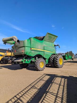 2018 John Deere S780 Combine