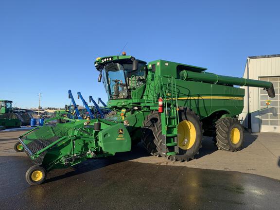 2019 John Deere S780 Combine
