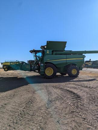 2019 John Deere S780 Combine