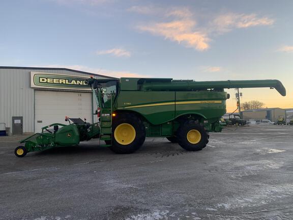 2020 John Deere S780 Combine