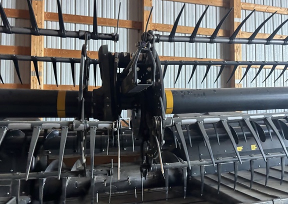 2017 MacDon FD75 Header Combine