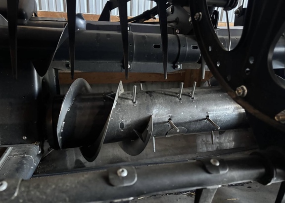 2017 MacDon FD75 Header Combine