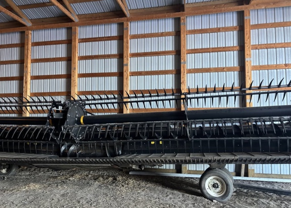 2017 MacDon FD75 Header Combine