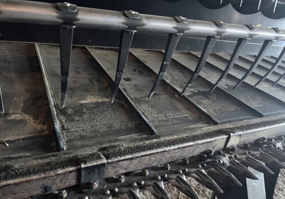 2017 MacDon FD75 Header Combine