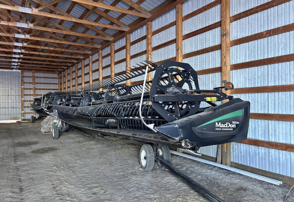 2017 MacDon FD75 Header Combine