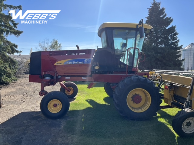 2013 New Holland H8040 Windrower