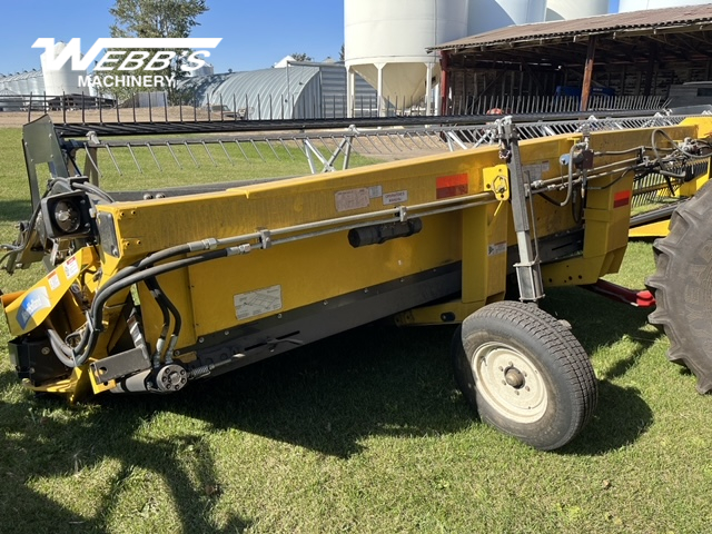 2013 New Holland H8040 Windrower