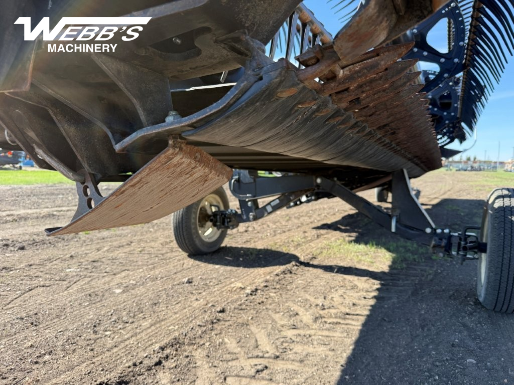 2019 MacDon FD135 Header Combine