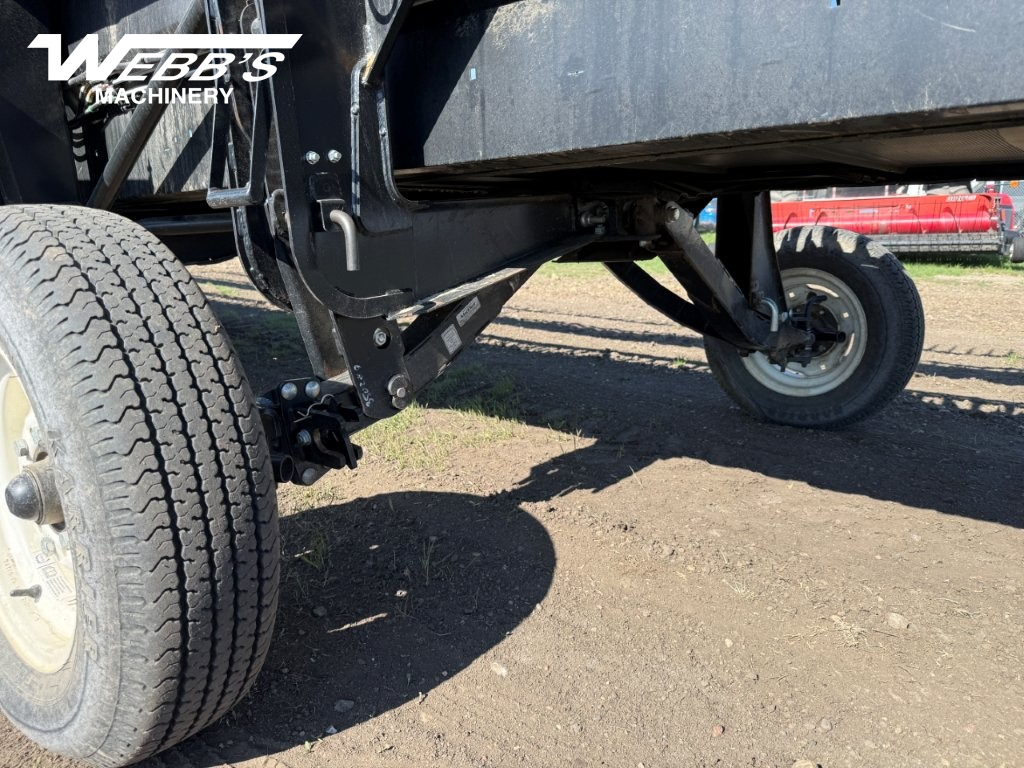 2019 MacDon FD135 Header Combine