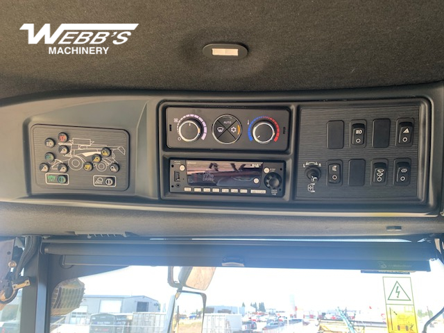 2024 New Holland CR8.90Z Combine