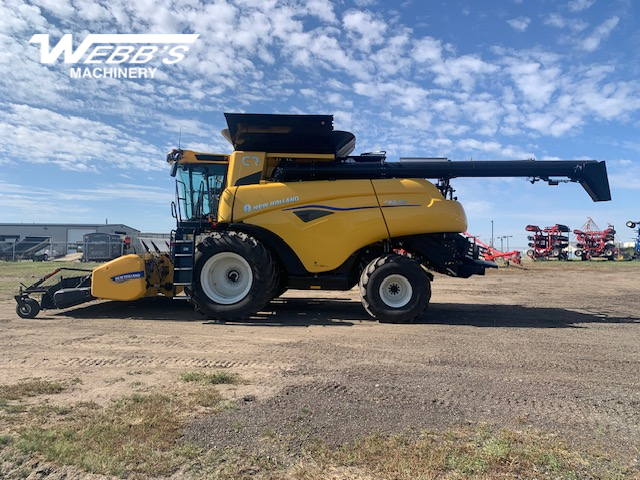 2024 New Holland CR8.90Z Combine