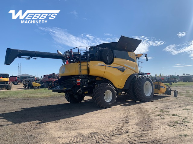 2024 New Holland CR8.90Z Combine