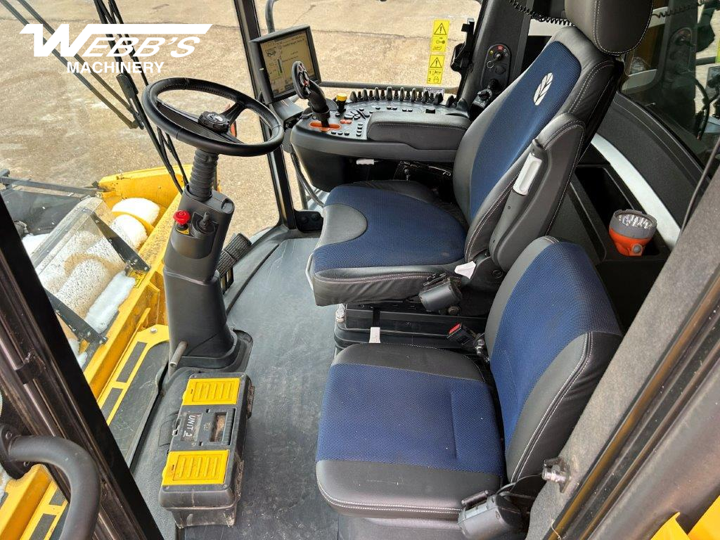 2023 New Holland CR10.90Z Combine
