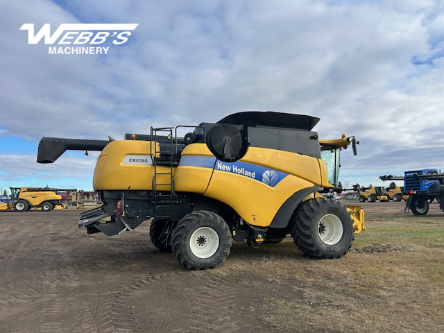 2013 New Holland CX8080 Combine