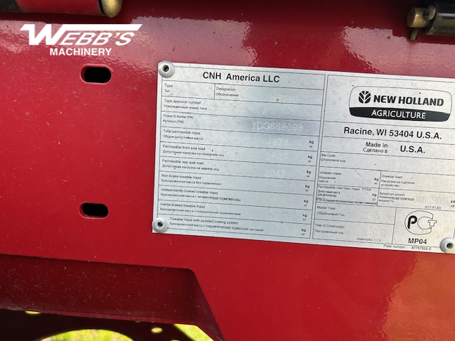 2013 New Holland H8040 Windrower