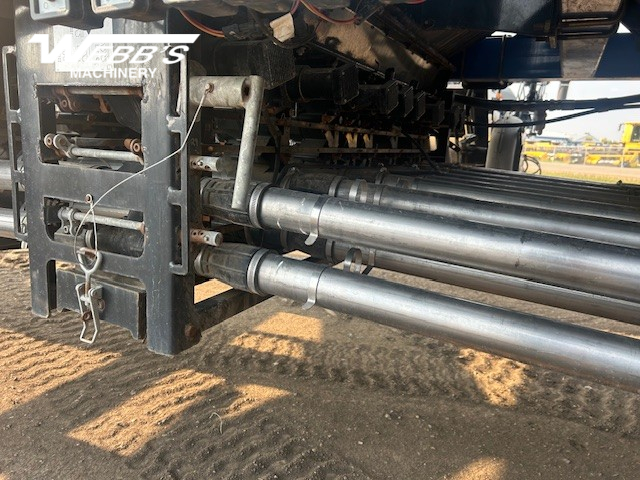 2017 New Holland P4760 Air Tank/Cart