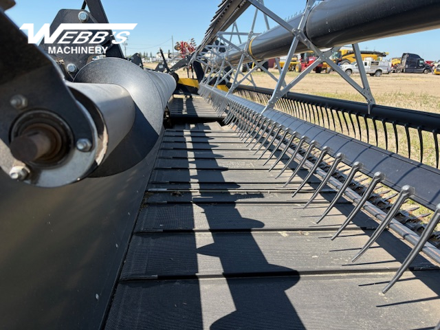 2014 Honey Bee SP30 Header Combine