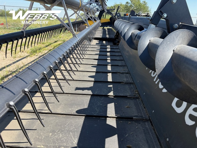 2014 Honey Bee SP30 Header Combine