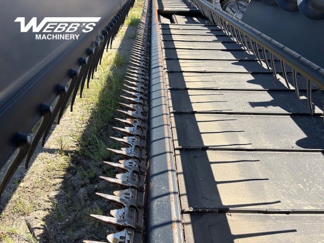 2014 Honey Bee SP30 Header Combine