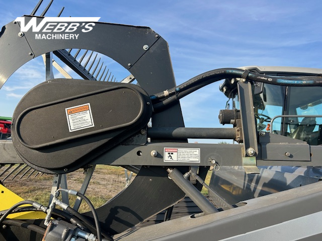 2013 Challenger WR9740 Windrower