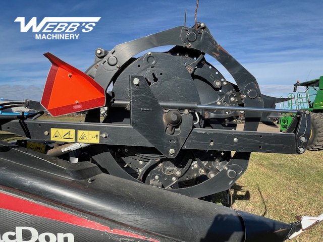 2013 MacDon D65-35 Header Combine