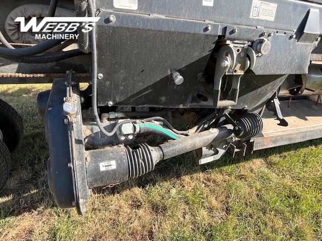 2013 MacDon D65-35 Header Combine