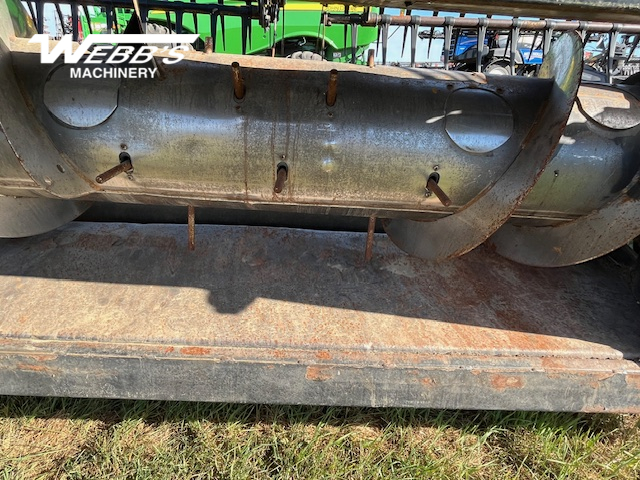 2013 MacDon D65-35 Header Combine