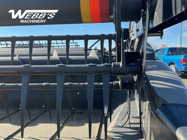 2013 MacDon D65-35 Header Combine