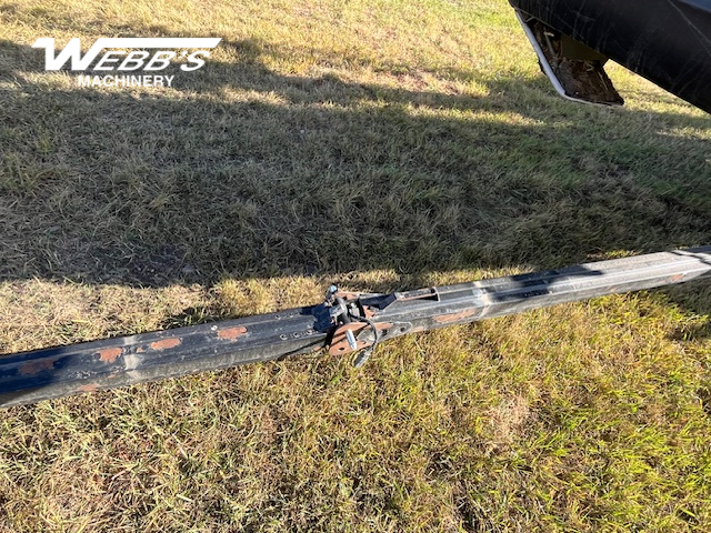 2013 MacDon D65-35 Header Combine