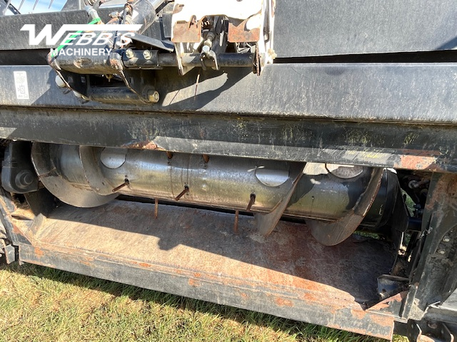 2013 MacDon D65-35 Header Combine