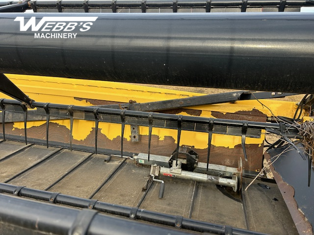 2009 New Holland HB30 Windrower Header