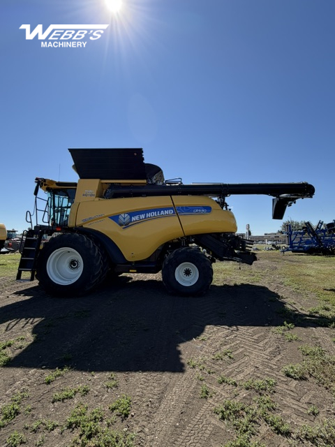 2022 New Holland CR9.90Z Combine