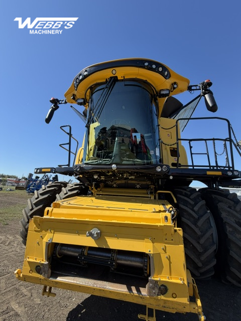 2022 New Holland CR9.90Z Combine