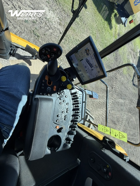 2022 New Holland CR9.90Z Combine